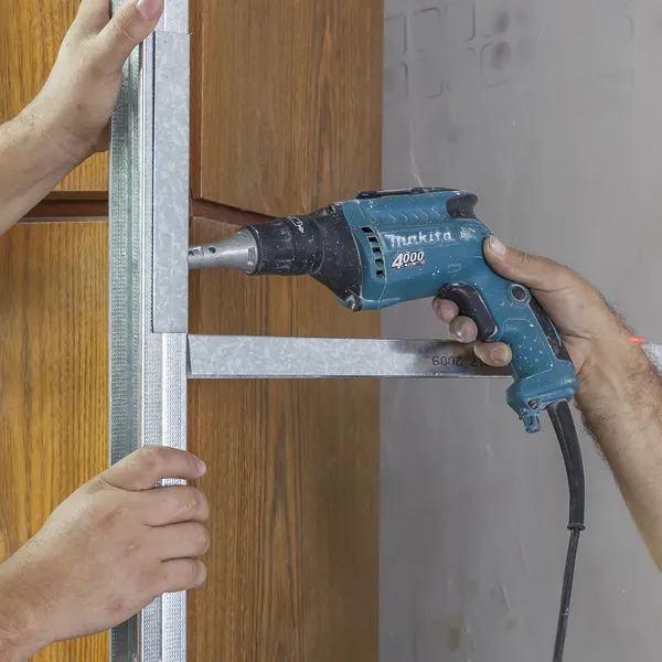 Foto 4 de Parafusadeira Makita com Porta Bit Magnético e 2 Pontas Phillips 20V 1/4" FS4000 220V